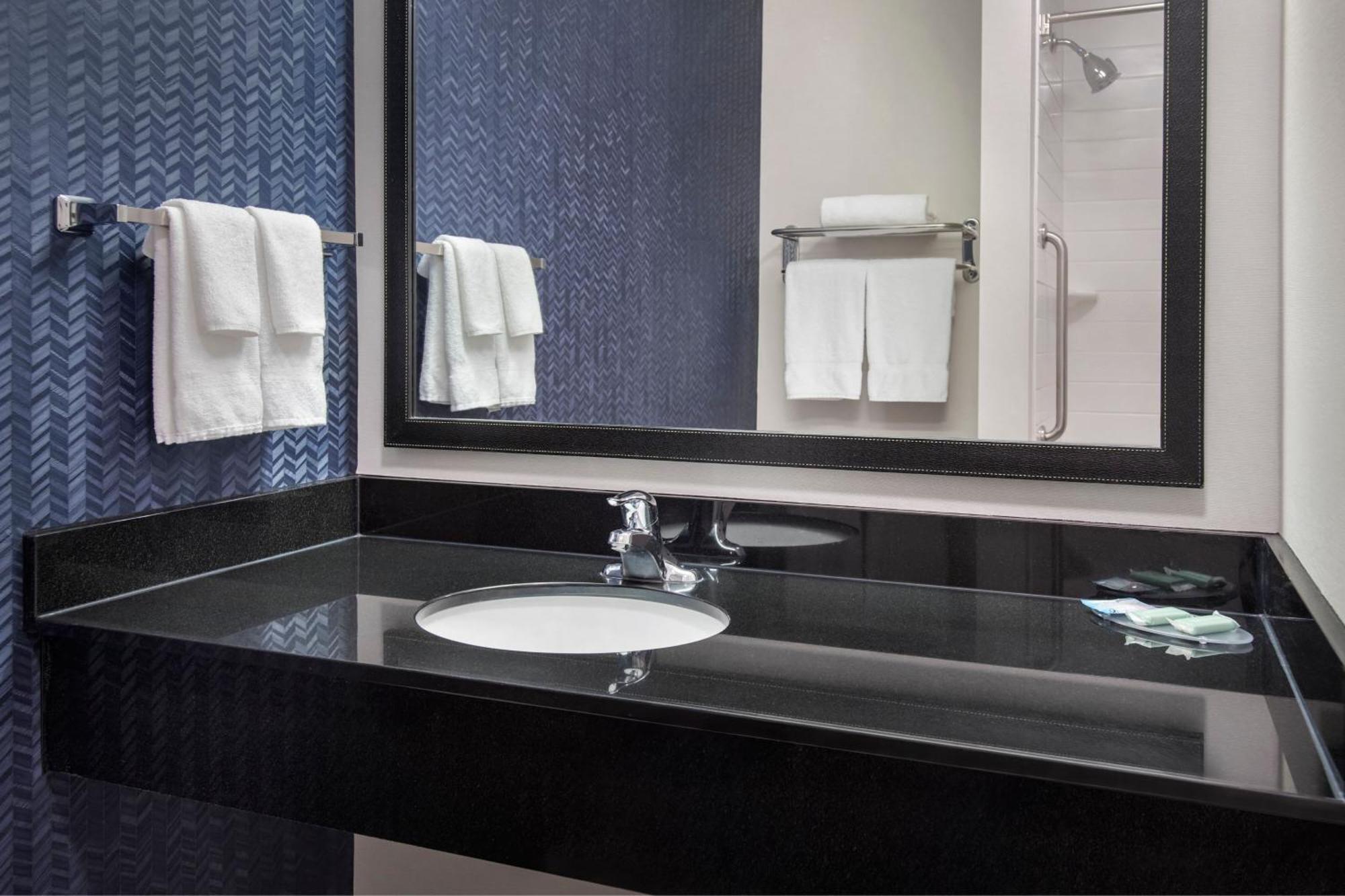 Fairfield Inn & Suites By Marriott Watertown Thousand Islands Екстер'єр фото